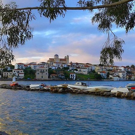 To Spitaki Apartments Galaxídhion Eksteriør billede
