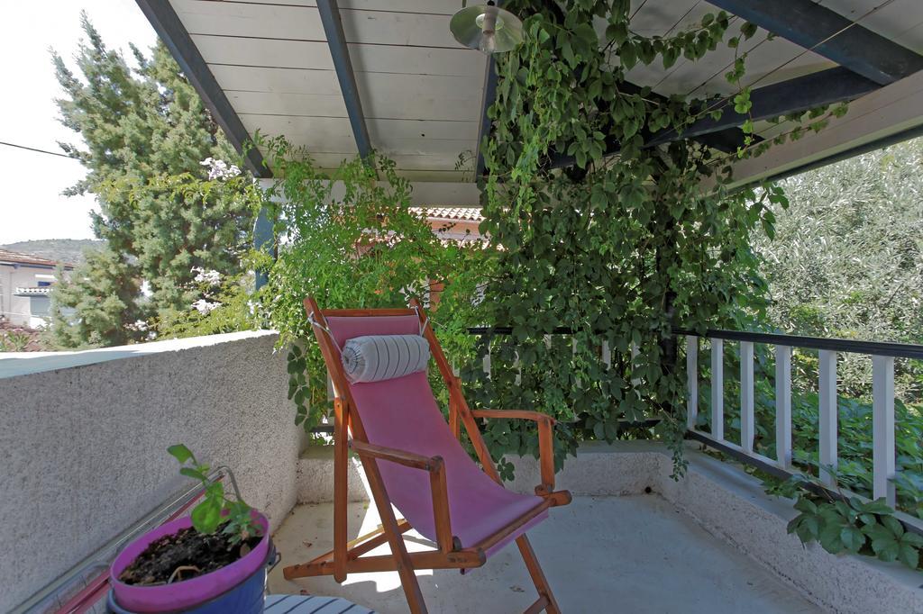 To Spitaki Apartments Galaxídhion Eksteriør billede