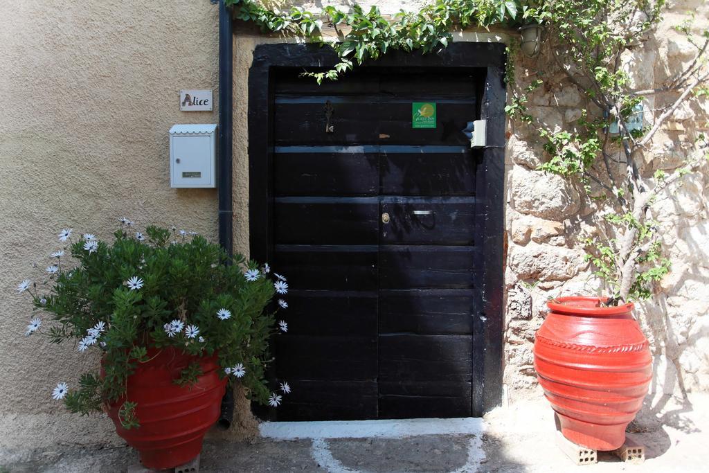 To Spitaki Apartments Galaxídhion Eksteriør billede